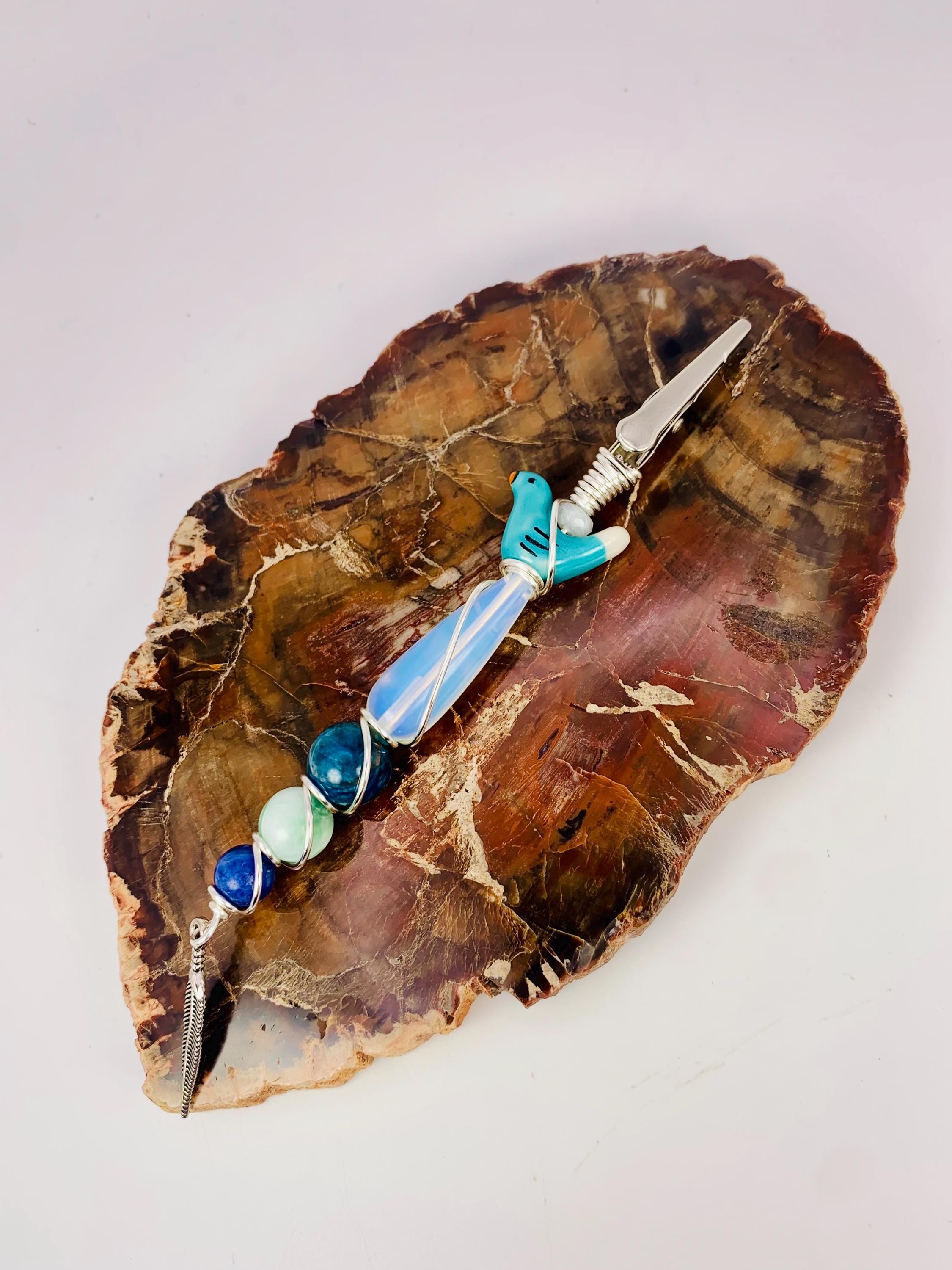 Blue Crystals birdy smoke clip, Moonstone, Opalite, Blue Apatite, Green Moonstone, Sodalite, Smoking clip, Wire wrapped, handmade, rituals