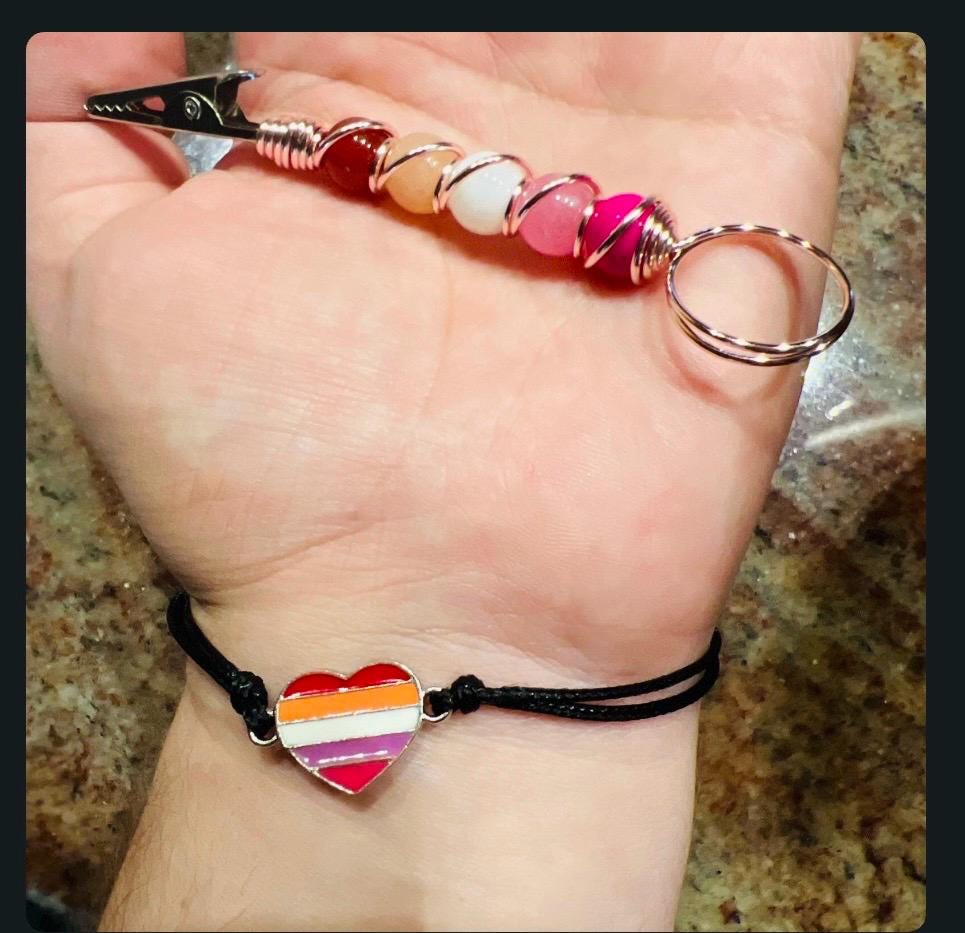 Lesbian Flag Crystal Ring Smoke Clip